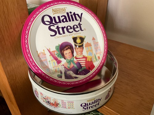 Quality street metal wround - street,